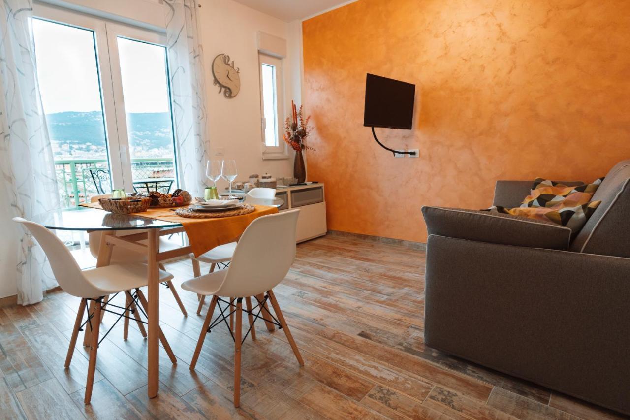 Апартаменты San Giusto Elegante Bilocale Con Balcone E Vista Триест Экстерьер фото